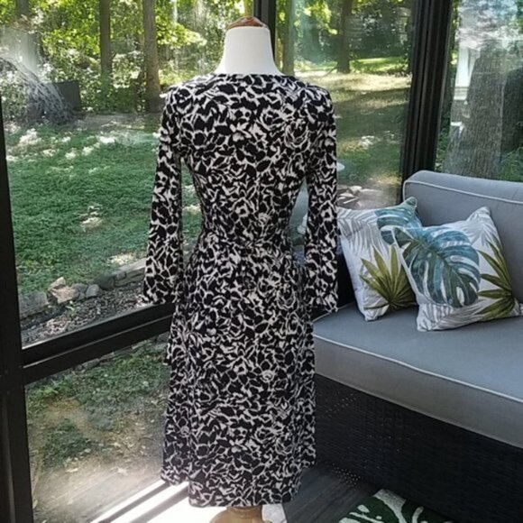 BCBGMAXAZRIA‎ wrap dress Small - Picture 4 of 5